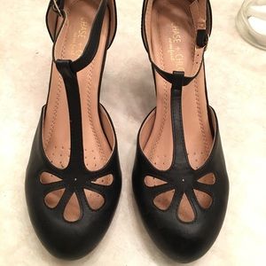 1920’s style black high heels